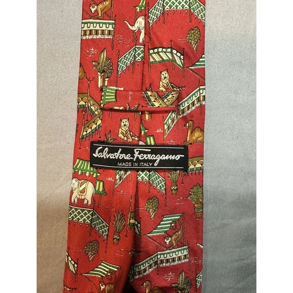 VTG Salvatore Ferragamo 100% Silk Tie, Italy‎ Red Tiger/Camel/Elephant Print